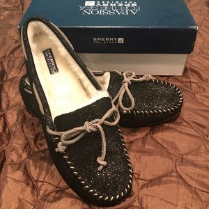 Black Sparkle Sperry Moccasins. Size 7